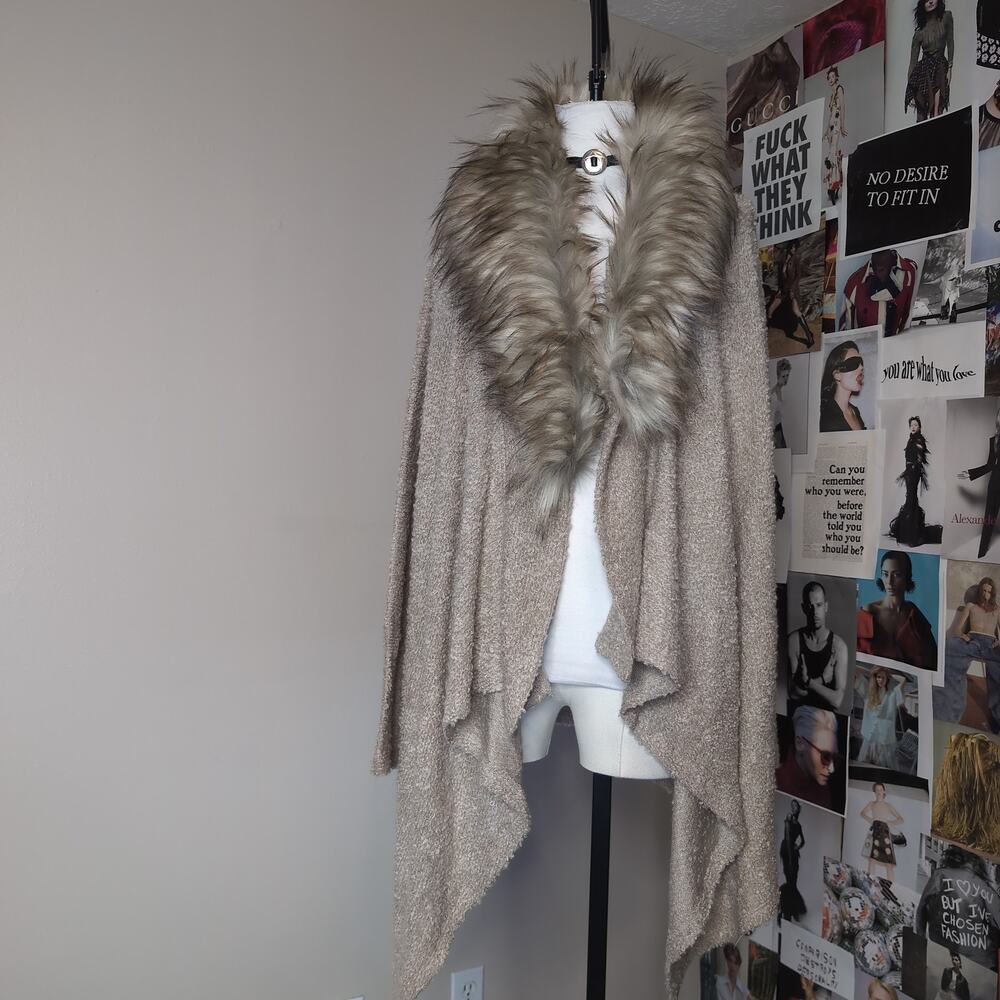 Faux Fur Collar Textured Knit Waterfall Cardigan
